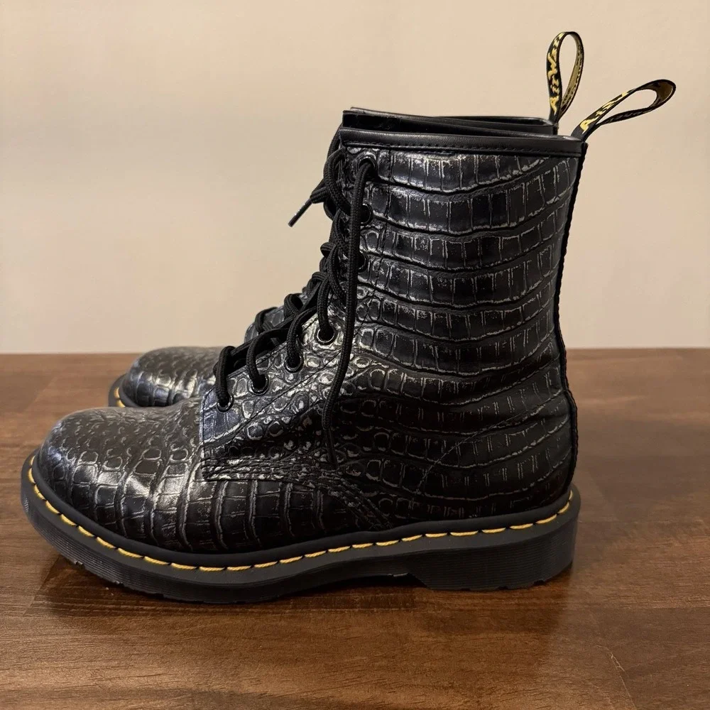 Dr. Martens 1460 Gunmetal Wild Croc Crocodile Embossed Combat Boots Women Size 9 - Picture 4 of 6